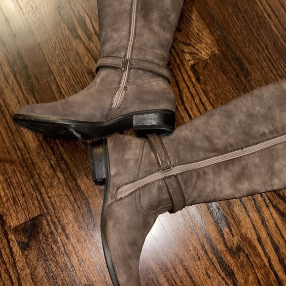 🔥🔥FIRE SALE🔥🔥 JOCKEY faux suede knee high bootss - Picture 4 of 8